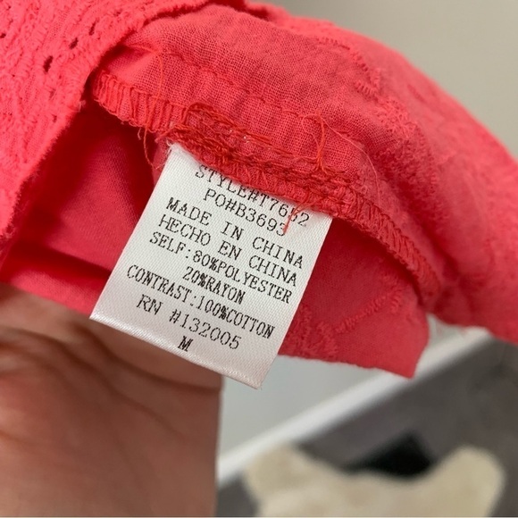 [entro] Women's Pink Emroidered Gold Shoulder Boho Top - Picture 6 of 9